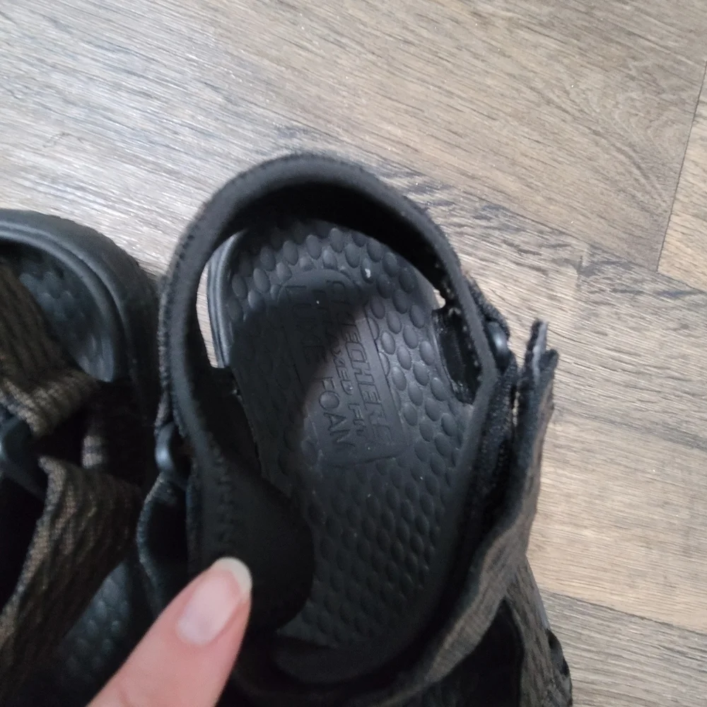 Skechers relaxed fit luxe foam black hiking sandals size men 7